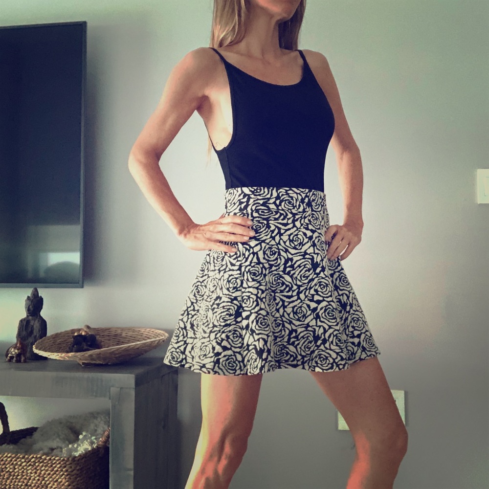 Black and off white floral printed skirt